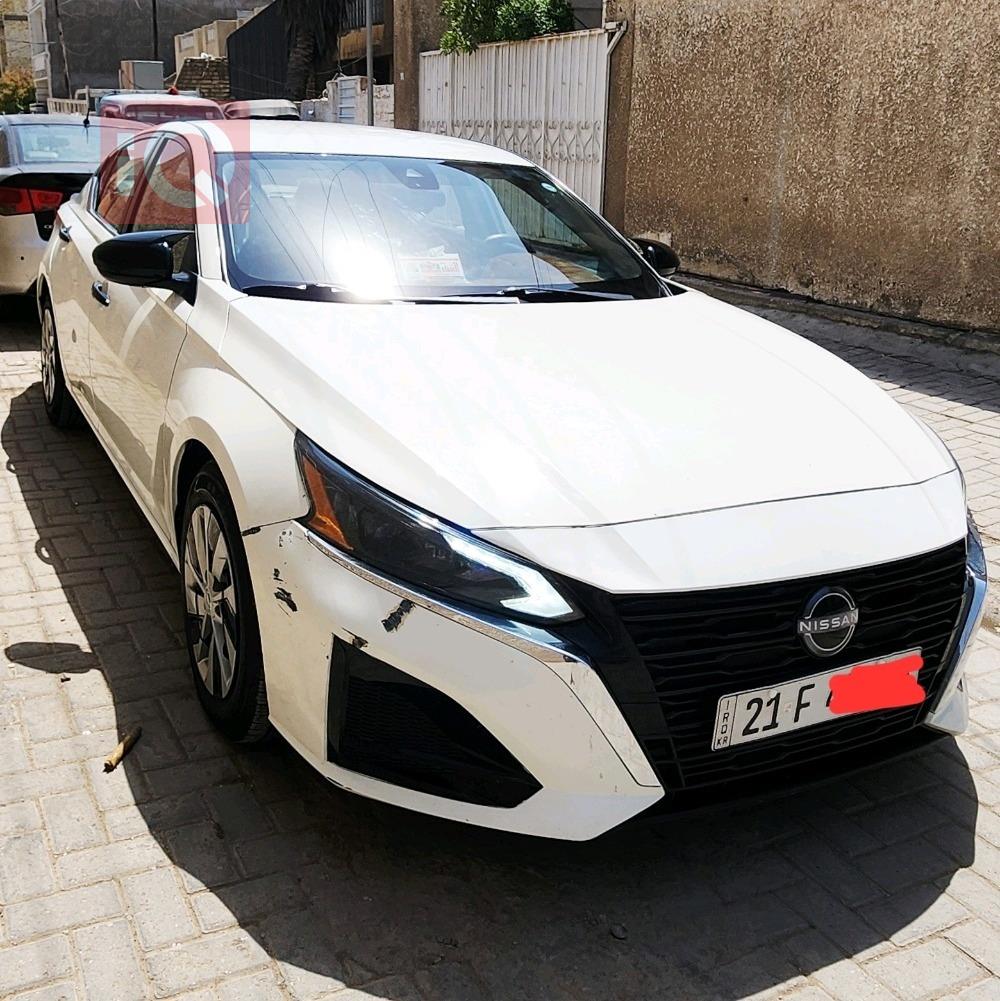 نيسان ألتيما